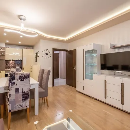 Apartment Jewelry - 1 Bedroom