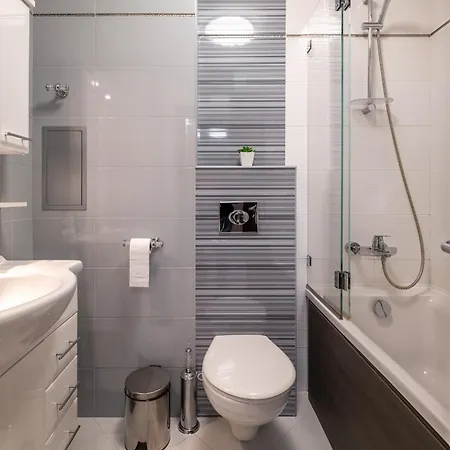 Jewelry - 1 Bedroom *