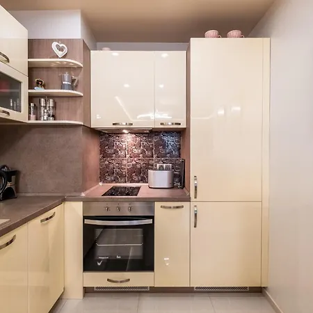 Jewelry - 1 Bedroom *