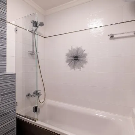 Jewelry - 1 Bedroom